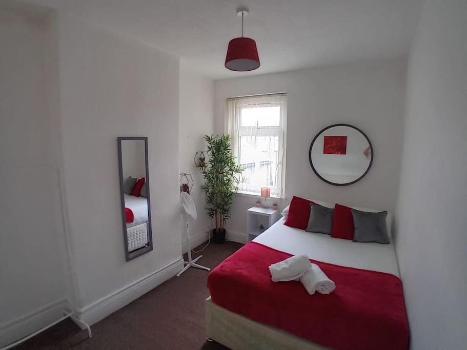 Large Family Home Central Location 3 Double Bedrooms And 1 Single Bedroom Cardiff Esterno foto