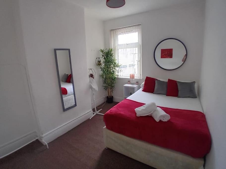 Large Family Home Central Location 3 Double Bedrooms And 1 Single Bedroom Cardiff Esterno foto
