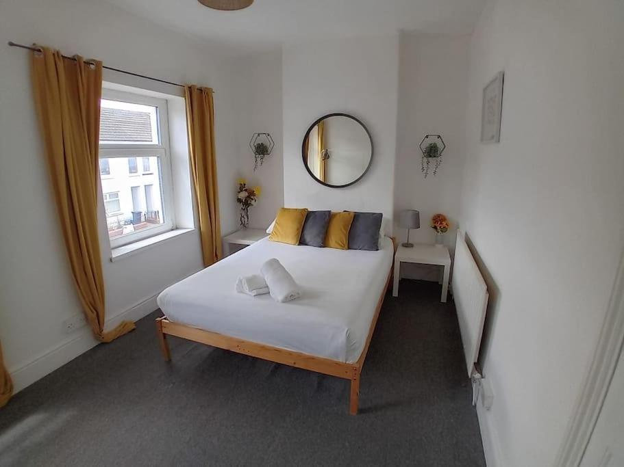 Large Family Home Central Location 3 Double Bedrooms And 1 Single Bedroom Cardiff Esterno foto