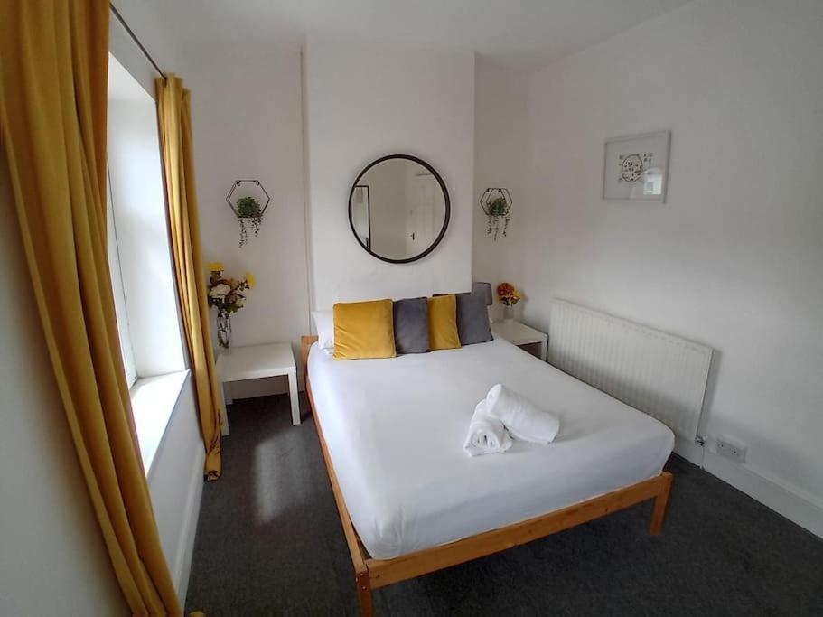 Large Family Home Central Location 3 Double Bedrooms And 1 Single Bedroom Cardiff Esterno foto