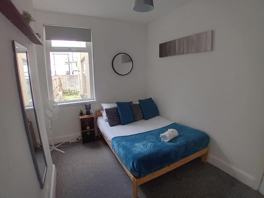 Large Family Home Central Location 3 Double Bedrooms And 1 Single Bedroom Cardiff Esterno foto