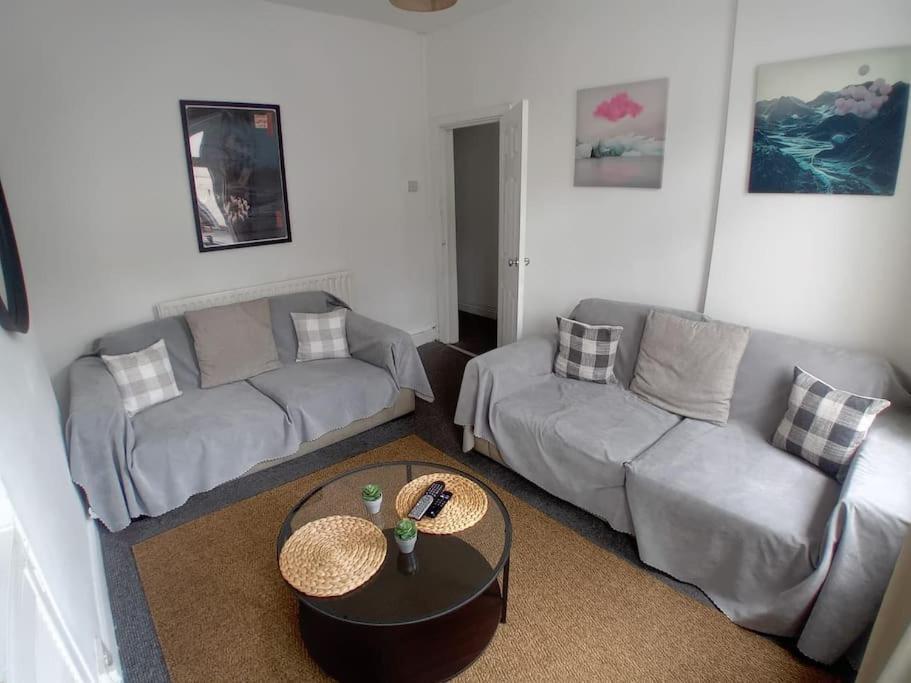 Large Family Home Central Location 3 Double Bedrooms And 1 Single Bedroom Cardiff Esterno foto
