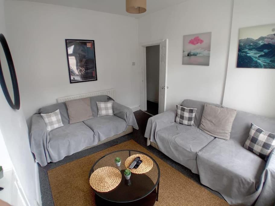 Large Family Home Central Location 3 Double Bedrooms And 1 Single Bedroom Cardiff Esterno foto