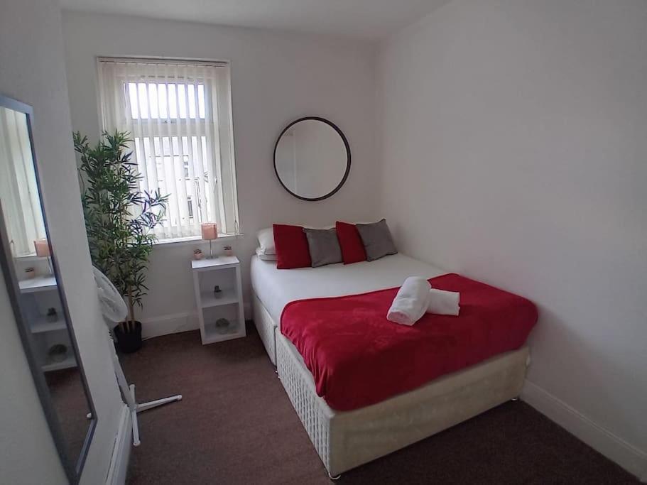 Large Family Home Central Location 3 Double Bedrooms And 1 Single Bedroom Cardiff Esterno foto